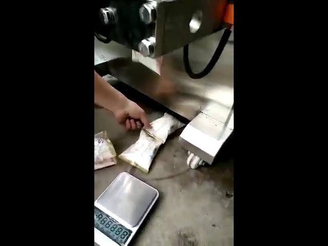 Ուղղահայաց տեսակի ավտոմատ փոքրիկ ակնթարթորեն սառեցված սուրճի փոշի պոչետի փաթեթավորման մեքենա